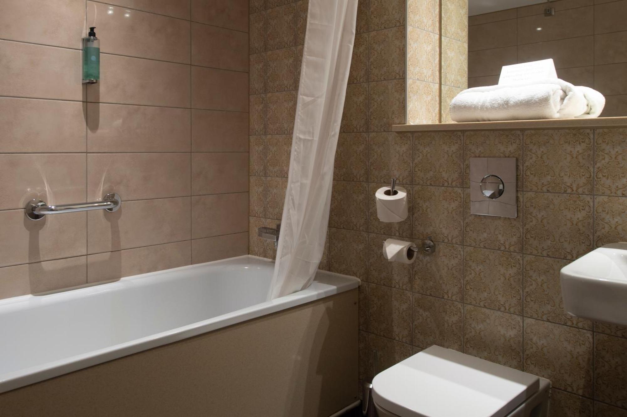 Sandford House Hotel Wetherspoon Huntingdon Eksteriør bilde