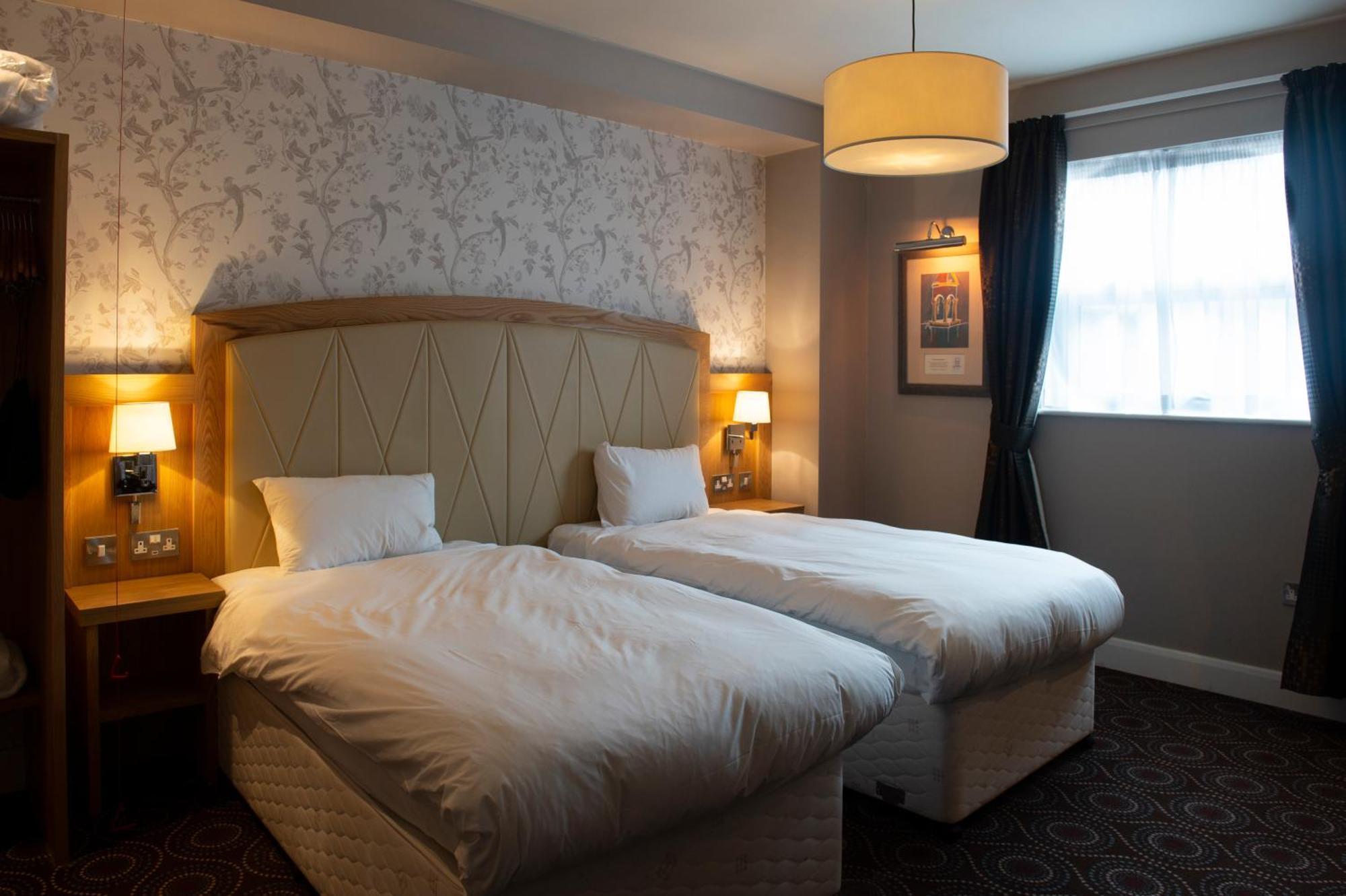 Sandford House Hotel Wetherspoon Huntingdon Eksteriør bilde
