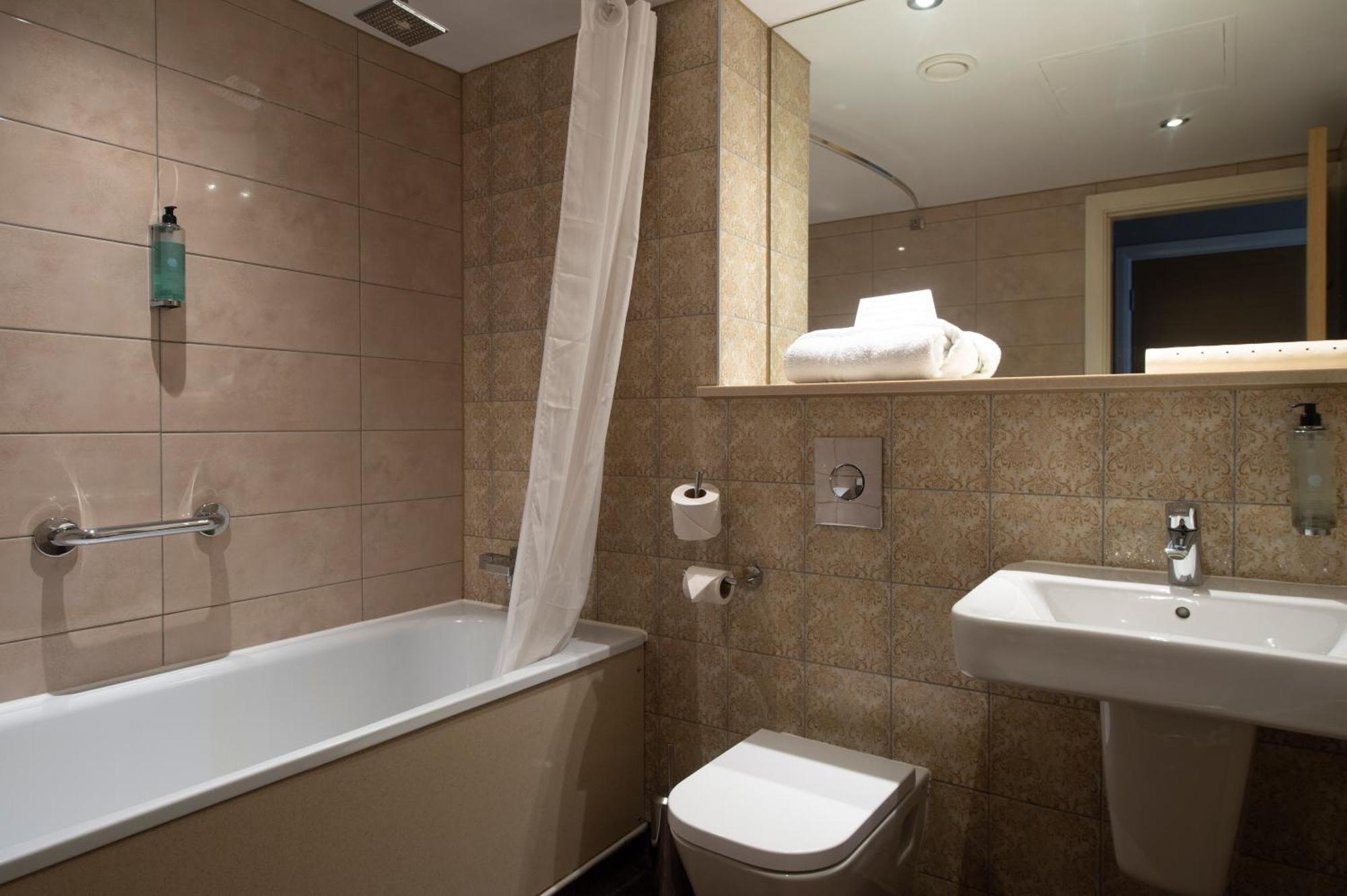 Sandford House Hotel Wetherspoon Huntingdon Eksteriør bilde