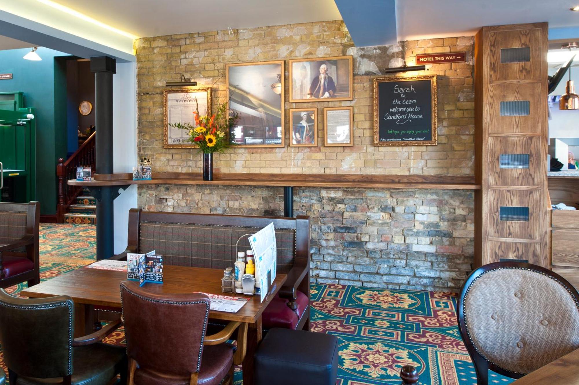 Sandford House Hotel Wetherspoon Huntingdon Eksteriør bilde